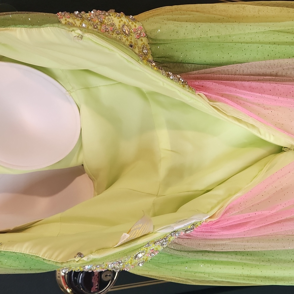 Prom dress - Picture 7 of 7